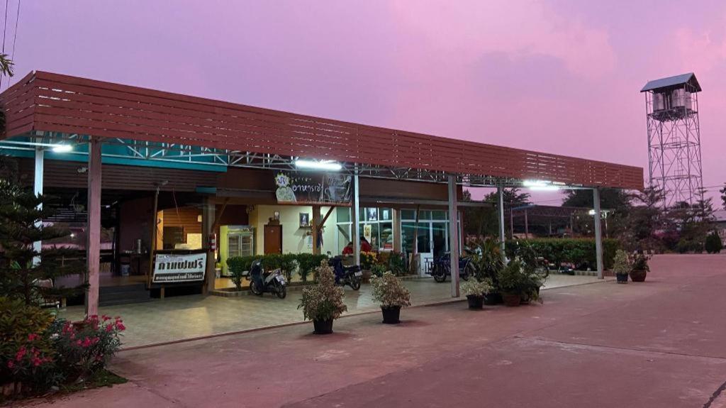 Prakaithong Hotel Amphoe Sawang Daen Din Eksteriør bilde