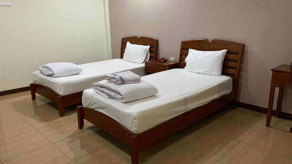 Prakaithong Hotel Amphoe Sawang Daen Din Eksteriør bilde
